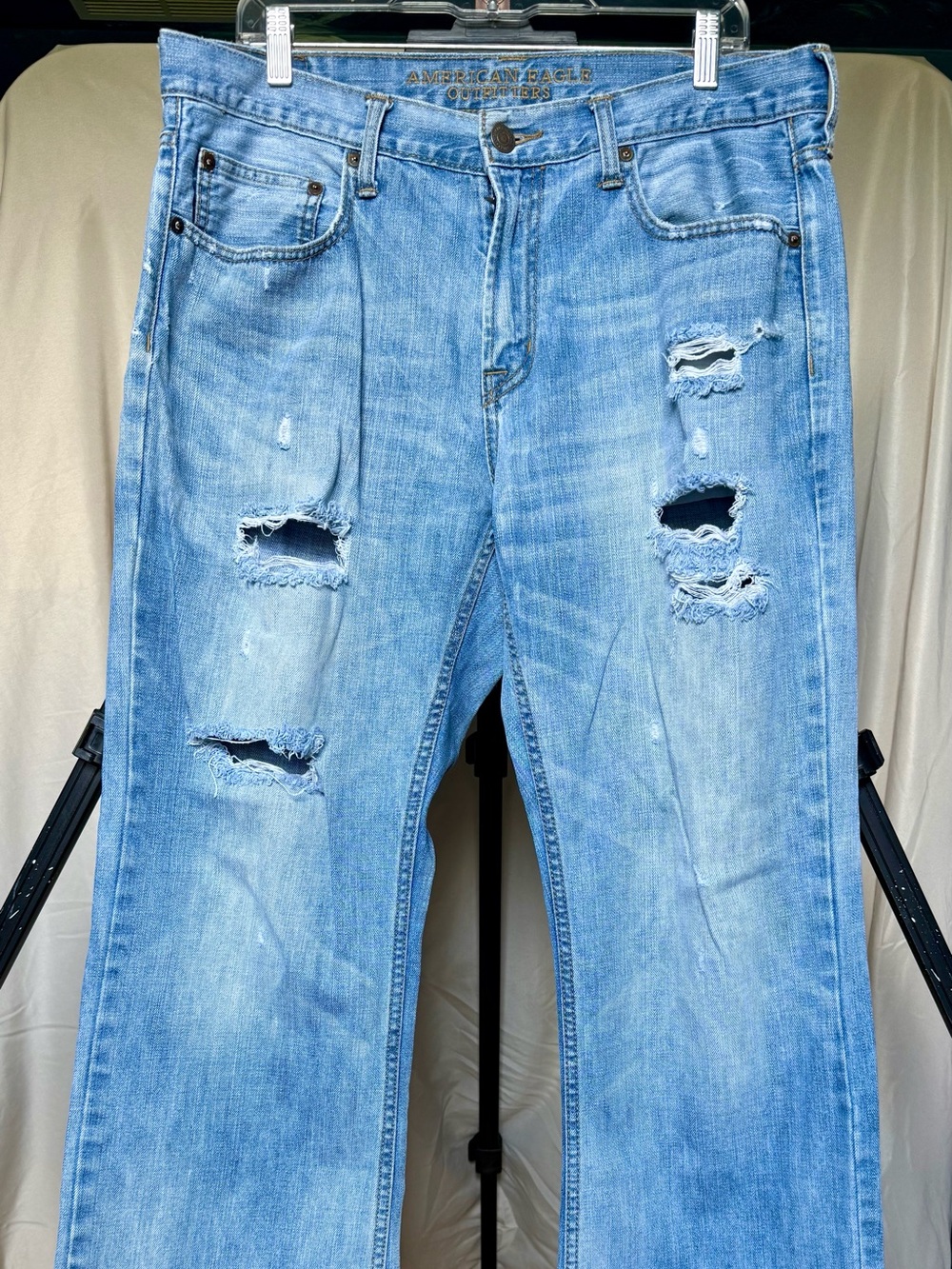 American Eagle Outfitters Light Blue Distressed Men's Jeans